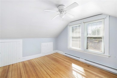 Charming 3-bedroom Bungalow situated on an oversized lot in a - photo 27