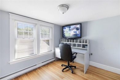 Charming 3-bedroom Bungalow situated on an oversized lot in a - photo 30