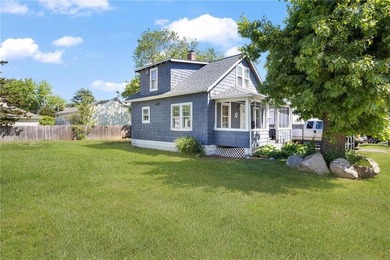 Charming 3-bedroom Bungalow situated on an oversized lot in a - photo 35