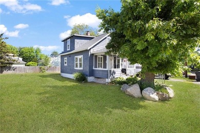 Charming 3-bedroom Bungalow situated on an oversized lot in a - photo 36