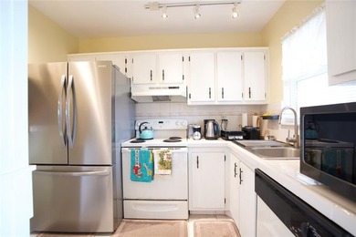 (private lake, pond, creek) Condo For Sale in Margate Florida