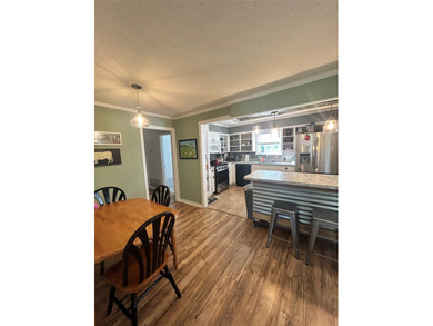 Corner-lot opportunity within walking distance to the city park - photo 6