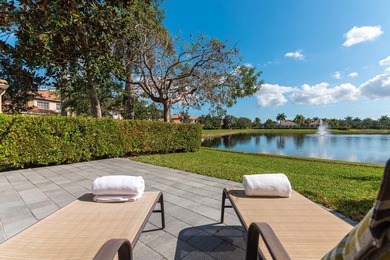 Lake Townhome/Townhouse For Sale in Boynton Beach, Florida