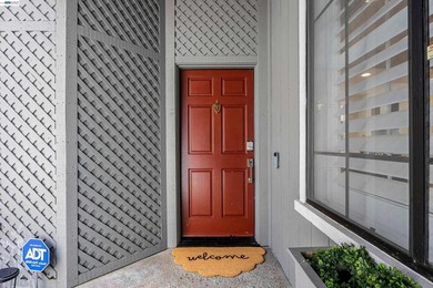 Beautifully renovated 3 bedroom, 2.5 bath home that lives like a - photo 5