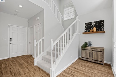 Beautifully renovated 3 bedroom, 2.5 bath home that lives like a - photo 6