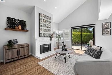 Beautifully renovated 3 bedroom, 2.5 bath home that lives like a - photo 8