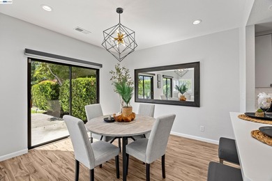 Beautifully renovated 3 bedroom, 2.5 bath home that lives like a - photo 10