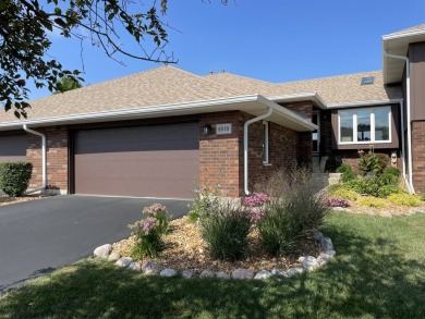 Lake Townhome/Townhouse Sale Pending in Orland Park, Illinois