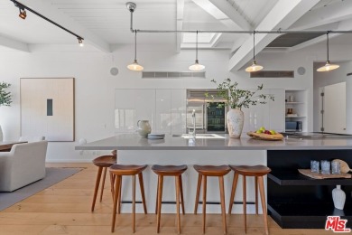 Nestled in the heart of Malibu, this architectural post-and-beam - photo 7