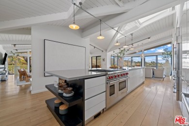 Nestled in the heart of Malibu, this architectural post-and-beam - photo 8