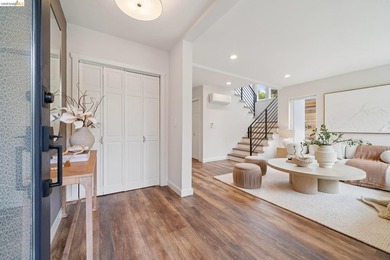 New Listing! Exceptional Glenview Traditional with a - photo 9