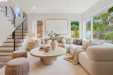 New Listing! Exceptional Glenview Traditional with a - photo 10