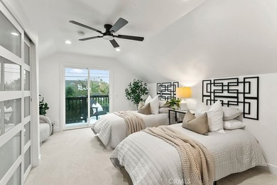 Renovated and Gorgeous: 3 HOMES on 1 LOT. Lease this compound - photo 16