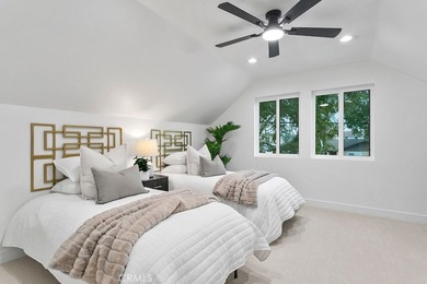 Renovated and Gorgeous: 3 HOMES on 1 LOT. Lease this compound - photo 19