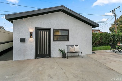 Renovated and Gorgeous: 3 HOMES on 1 LOT. Lease this compound - photo 24
