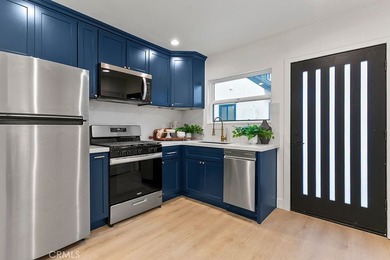 Renovated and Gorgeous: 3 HOMES on 1 LOT. Lease this compound - photo 25