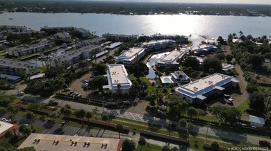 This cozy condo offers everything you need for Florida living - photo 36