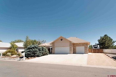 Welcome home to this beautifully updated ranch-style property in - photo 38