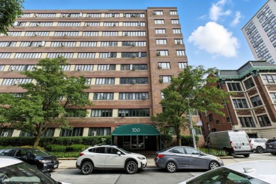 Lake Michigan - Cook County Condo Active Under Contract in Chicago Illinois