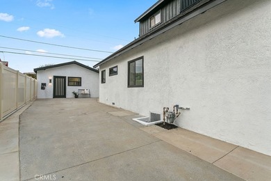Renovated and Gorgeous: 3 HOMES on 1 LOT. Lease this compound - photo 42