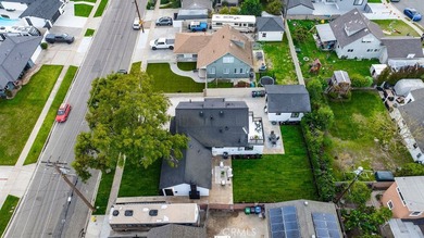 Renovated and Gorgeous: 3 HOMES on 1 LOT. Lease this compound - photo 45