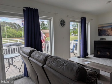 Welcome home to this fully furnished, inviting 3BR, 2.5BA - photo 8