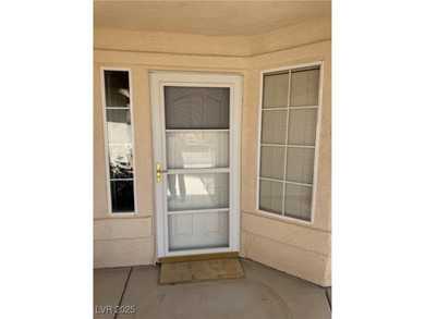 *Gorgeous Home* Single Story, quiet community, 3 Bedroom, 2