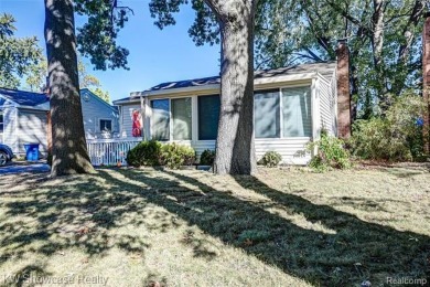 Lake Home Sale Pending in Waterford, Michigan