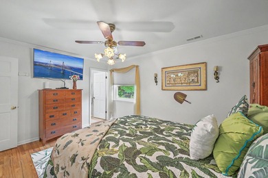 This spacious approximately 3,600-square-foot split-level home - photo 11