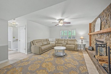 This spacious approximately 3,600-square-foot split-level home - photo 19