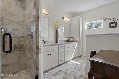 Built just 5 years ago by Butler Homes, known for their quality - photo 22