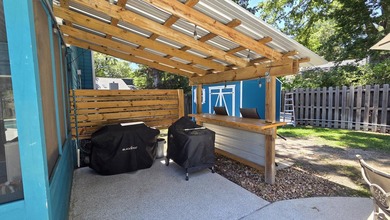 This spacious approximately 3,600-square-foot split-level home - photo 31