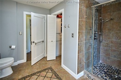 Back on the market due to no fault of seller. Fresh updates - photo 31