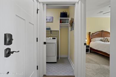 Built just 5 years ago by Butler Homes, known for their quality - photo 31