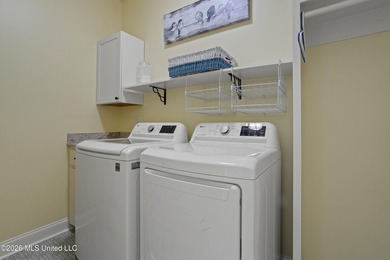Built just 5 years ago by Butler Homes, known for their quality - photo 32