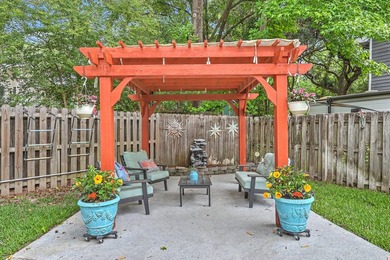 This spacious approximately 3,600-square-foot split-level home - photo 33