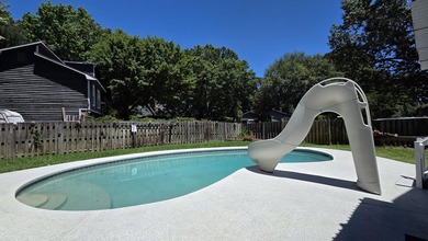 This spacious approximately 3,600-square-foot split-level home - photo 34