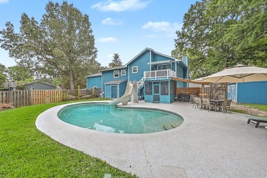 This spacious approximately 3,600-square-foot split-level home - photo 38