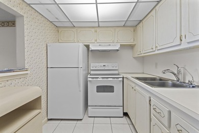 Welcome to this well-maintained 1-bedroom, 1-bath FIRST FLOOR - photo 1