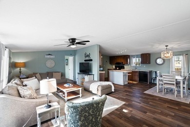 Canal-front turnkey coastal retreat with private fishing dock - photo 13