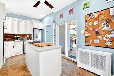Well maintained and thoughtfully updated, this Morris Park - photo 20