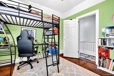 Well maintained and thoughtfully updated, this Morris Park - photo 30