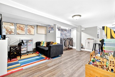 Well maintained and thoughtfully updated, this Morris Park - photo 34