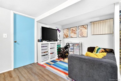 Well maintained and thoughtfully updated, this Morris Park - photo 35