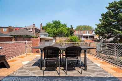 Well maintained and thoughtfully updated, this Morris Park - photo 42