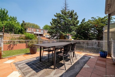 Well maintained and thoughtfully updated, this Morris Park - photo 44