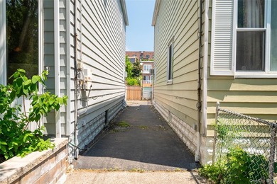 Well maintained and thoughtfully updated, this Morris Park - photo 48