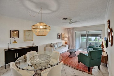 Beautifully updated 1-bedroom, 1-bath corner villa in the - photo 6