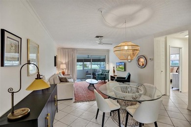Beautifully updated 1-bedroom, 1-bath corner villa in the - photo 7