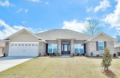 MOVE IN READY! Seller is offering concessions to buyers making - photo 1